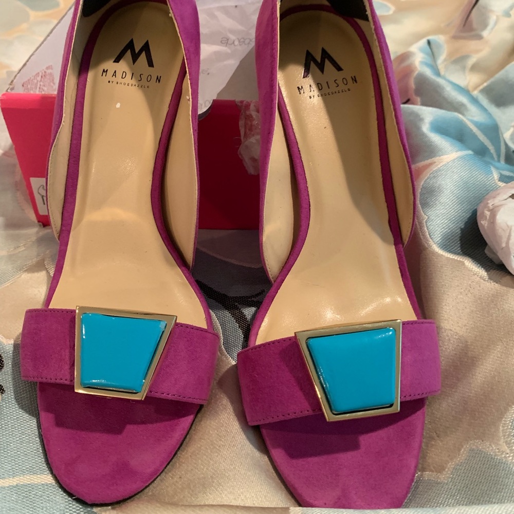Shoedazzle Open Toe Pumps